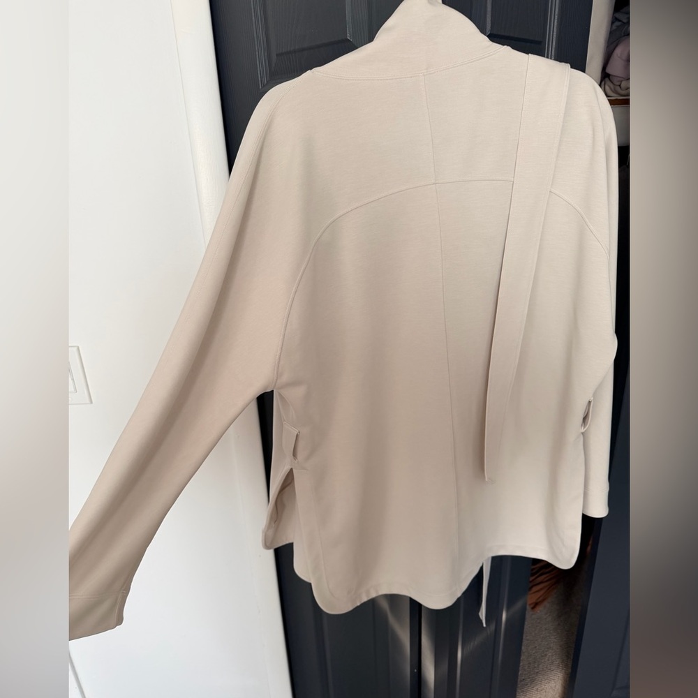 LULULEMON SOFTSTREME BELTED WRAP WHITE OPAL - Picture 4 of 6